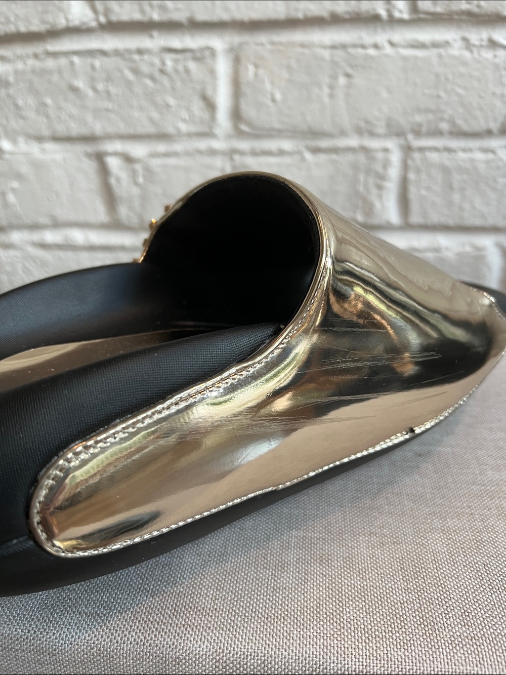 AZALEA WANG BUGGY SLIDE Black Gold Rhinestone unique curved Flatform Rubber base - Picture 15 of 16